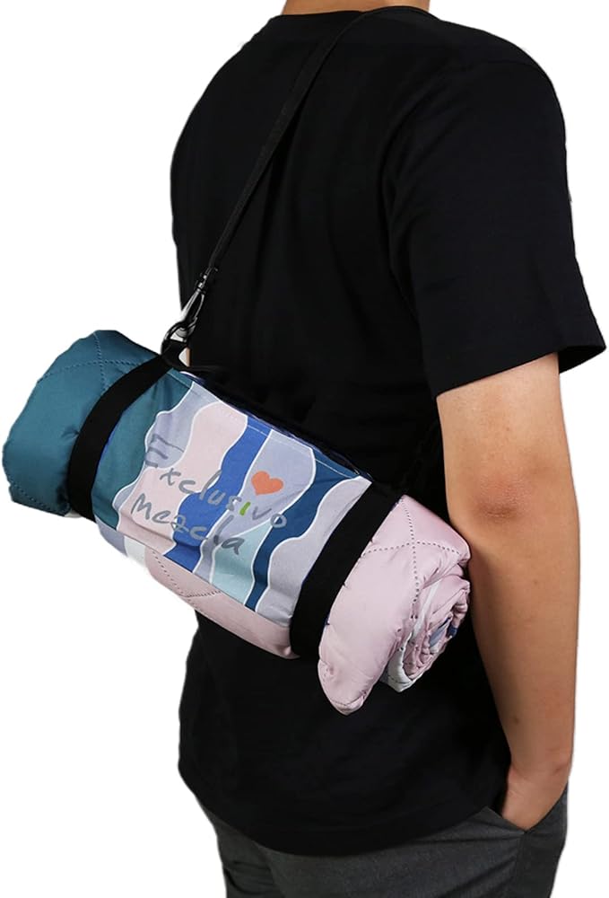 Exclusivo Mezcla Waterproof Picnic Blankets 3-Layer 60x80 Inches Large Sandproof Beach Blanket Foldable Outdoor Blanket for Camping on Grass Picnic Mat