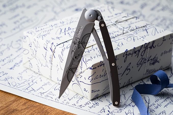 deejo - Ultra-light folding pocket knife with belt clip - 1.3 OZ Ebony version - Thin and sharp blade - Café Racer pattern - Stainless steel - Elegant and modern design