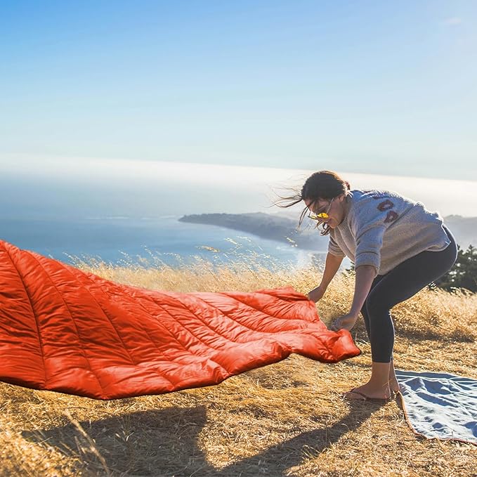 zzlamb Camping Blanket, Lightweight Cloak Puffy Down Alternative Travel Blanket, Portable & Windproof Warm Outdoor Blanket, Cozy Quilt Plane Car Picnic Hammock Beach Backpacking, 52x75in