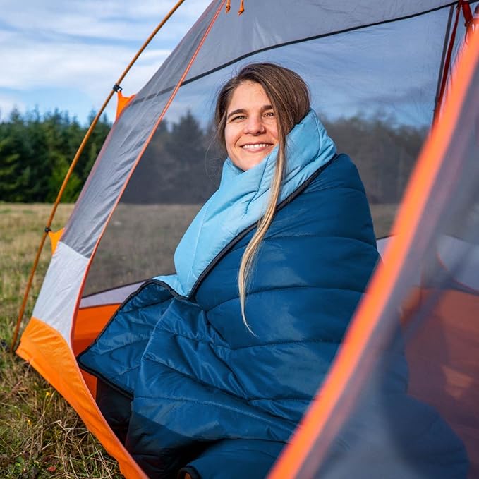 Oceas Outdoor Waterproof Stadium Blanket - Thicker Weather Proof and Windproof Blankets for Camping, Sporting Events, Picnic and Car Use - 100% Waterproof Insulated Blanket and Throws (Puffy, Blue)