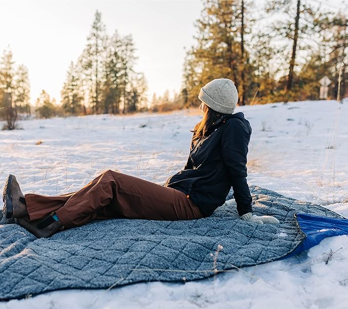 Sherpa Waterproof Outdoor Blanket. Large Sherpa Stadium & Camping Blankets for Cold Weather. Perfect for Picnic, Concerts, Grass, Car, Boat. Windproof, Extra Warm, Machine Washable.