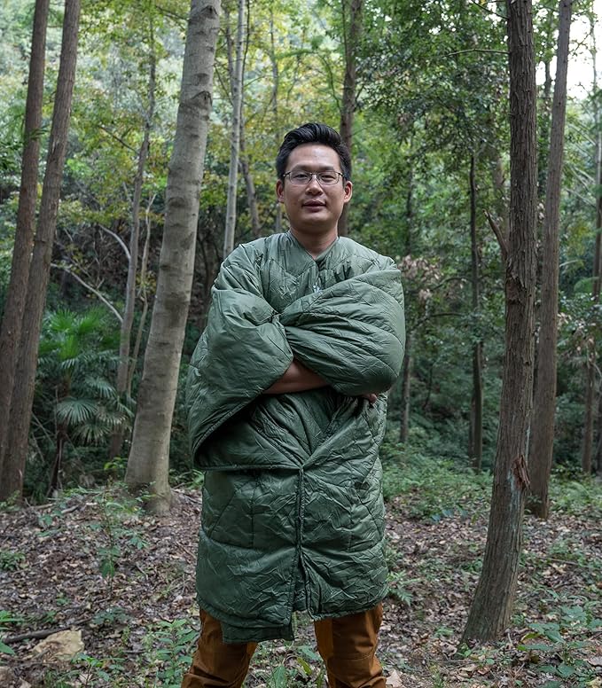 iClimb Hooded 3M Thinsulate Insulation Warm Camping Blanket Wearable Poncho Ultralight Compact (Green)