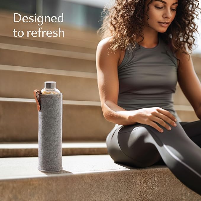 Glass Water Bottle 25oz with Felt Sleeve - Borosilicate Glass - Leakproof Lid - BPA Free - Glass Bottles for Beverage and Juicing (Classic Gray)