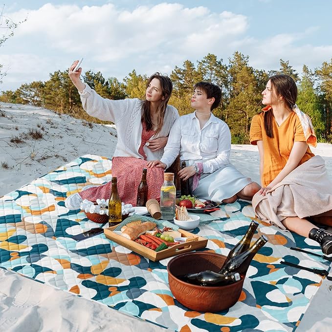 Hooded Outdoor Blanket, Extra Large 82"x 55" Waterpoof Camping Blanket, Quilted, Thick Fleece, Warm, Windproof, Sand Proof, Portable and Wear-Resistant, Perfect for Stadium, Picnic, Camping…