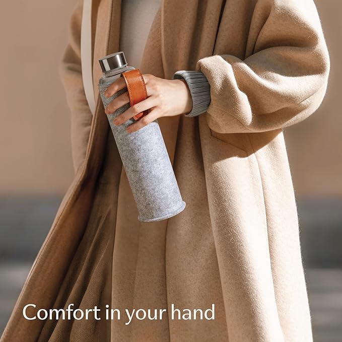 Glass Water Bottle 25oz with Felt Sleeve - Borosilicate Glass - Leakproof Lid - BPA Free - Glass Bottles for Beverage and Juicing (Classic Gray)