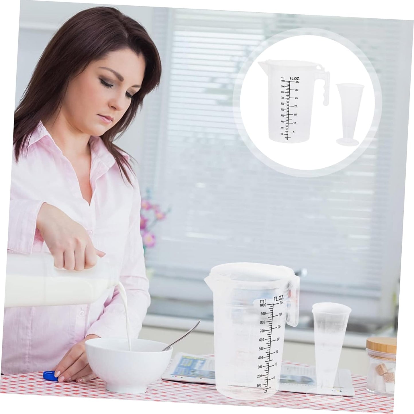 iplusmile 2Pcs Plastic Measuring Cups with Lids Liquid Measuring Jug Set 6.88X6.69X4.52 Inches Kitchen Tools for Motor Oil and Cooking