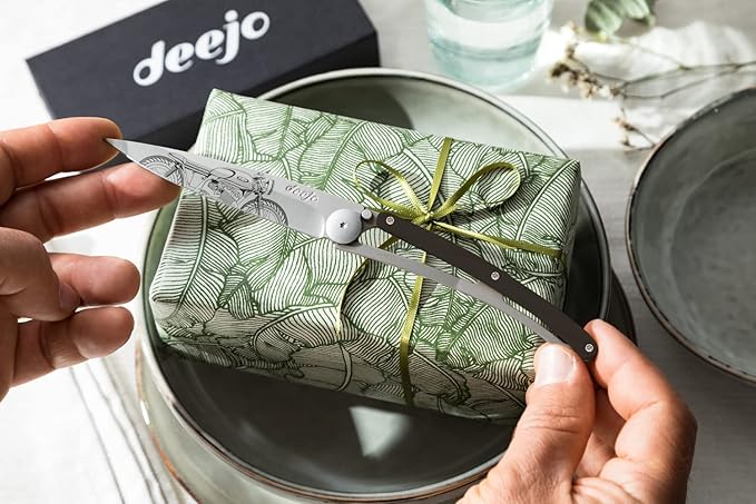 deejo - Ultra-light folding pocket knife with belt clip - 1.3 OZ Ebony version - Thin and sharp blade - Café Racer pattern - Stainless steel - Elegant and modern design