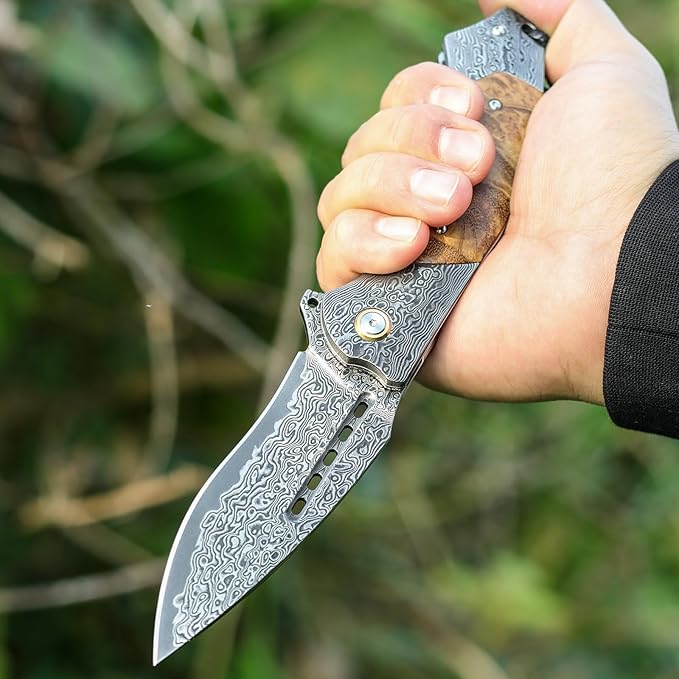 Damascus Steel Folding pocket Knife,with leather case,3.89in VG10 steel core Blade,Damascus Steel and Figured Sycamore wood handle,Suitable for Hiking carry EDC Knife