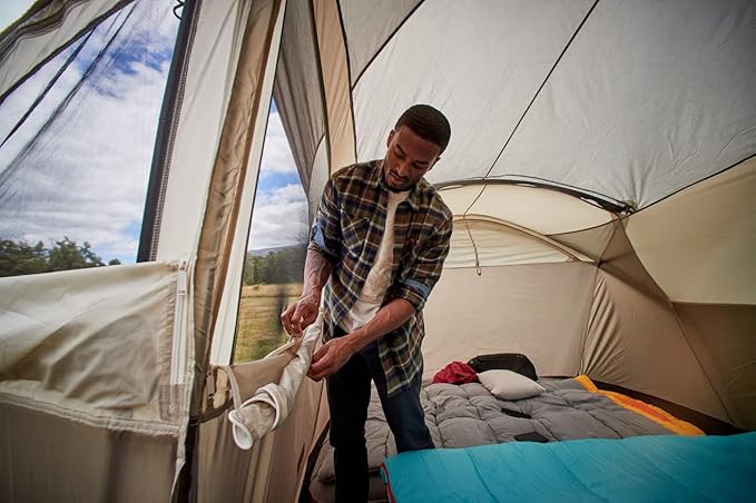 Coleman WeatherMaster 10-Person Tent with Rainfly & Room Divider, Spacious Weatherproof Family Tent with Carry Bag