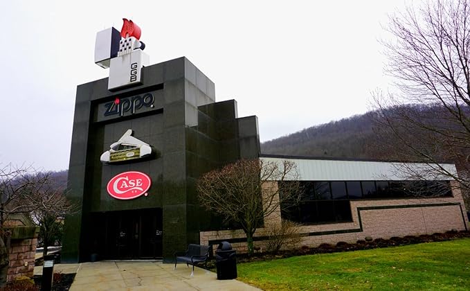 Case XX WR Pocket Knife Trapper Kentucky Bluegrass Jig Bone Item #22760 - (6254 SS) - Length Closed: 4 1/8 Inches