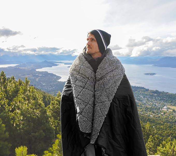 Sherpa Waterproof Outdoor Blanket. Large Sherpa Stadium & Camping Blankets for Cold Weather. Perfect for Picnic, Concerts, Grass, Car, Boat. Windproof, Extra Warm, Machine Washable.