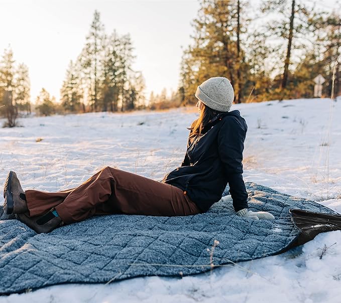 Sherpa Waterproof Outdoor Blanket. Large Sherpa Stadium & Camping Blankets for Cold Weather. Perfect for Picnic, Concerts, Grass, Car, Boat. Windproof, Extra Warm, Machine Washable.