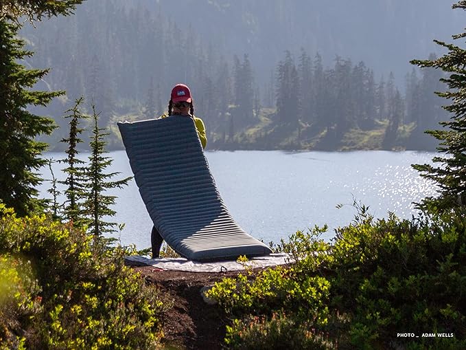 Therm-a-Rest NeoAir Topo Luxe Camping and Backpacking Sleeping Pad, Extra Large - 30 x 77 Inches, Balsam