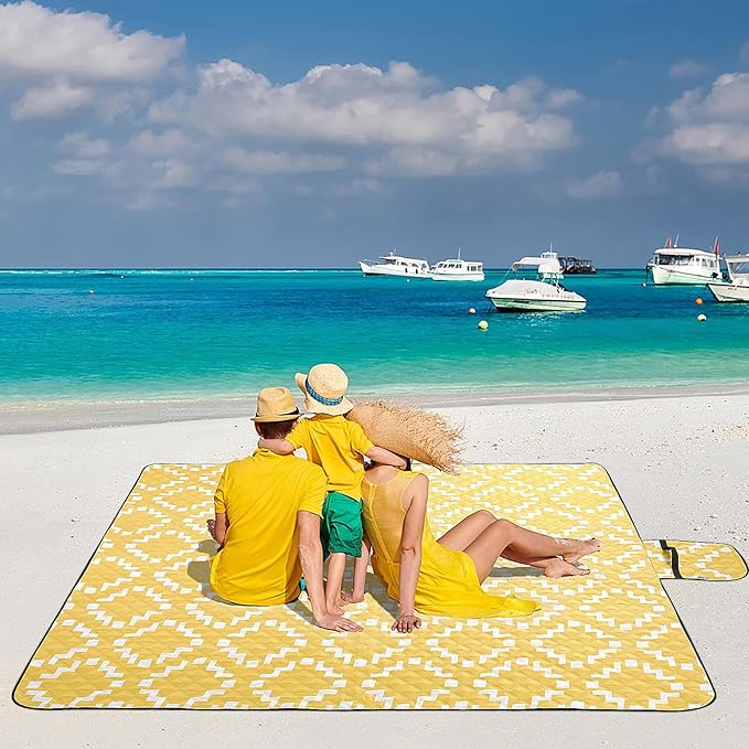 Waterproof Sandproof Travel Blanket, Large Yellow Picnic Mat for 2-4 Adults, Lightweight Beach Blankets with Carry Strap, Foldable Outdoor Blankets for Camping, Grass, Park