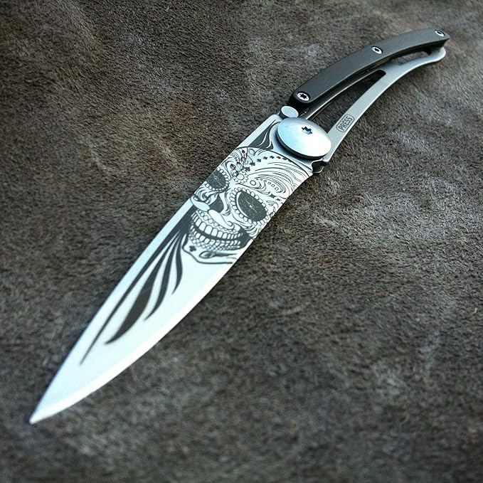 deejo - Ultra-lightweight folding pocket knife with clip belt - Ebony version 1.3 oz - Thin blade and sharp - Latino Skull Design - Steel stainless steel - Elegant and modern design
