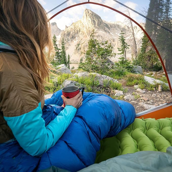 STURME Sleeping Pad for Camping, 3.9 Inch Thickness Self-inflating Camping Mattress with Foot Pump, Compact Air Mattress Ultralight Sleeping Mat with Pillow for Backpacking, Hiking, Outdoor -ArmyGreen