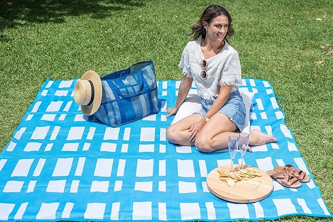 CGEAR Sandlite – Patented Sand-Free Beach Mat – Multi Use Outdoor Camping Mat, Picnic Blanket, Exercise Stretching Mat – Rollup Compact – Great for Families